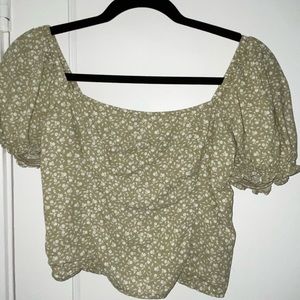 Adorable green floral top